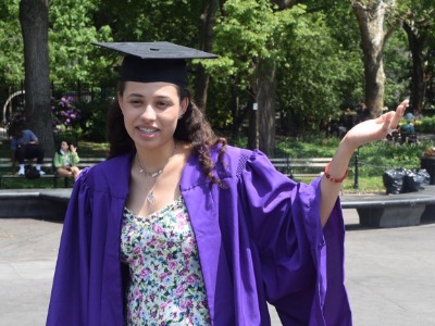 Laila Wayans is a New York graduate.